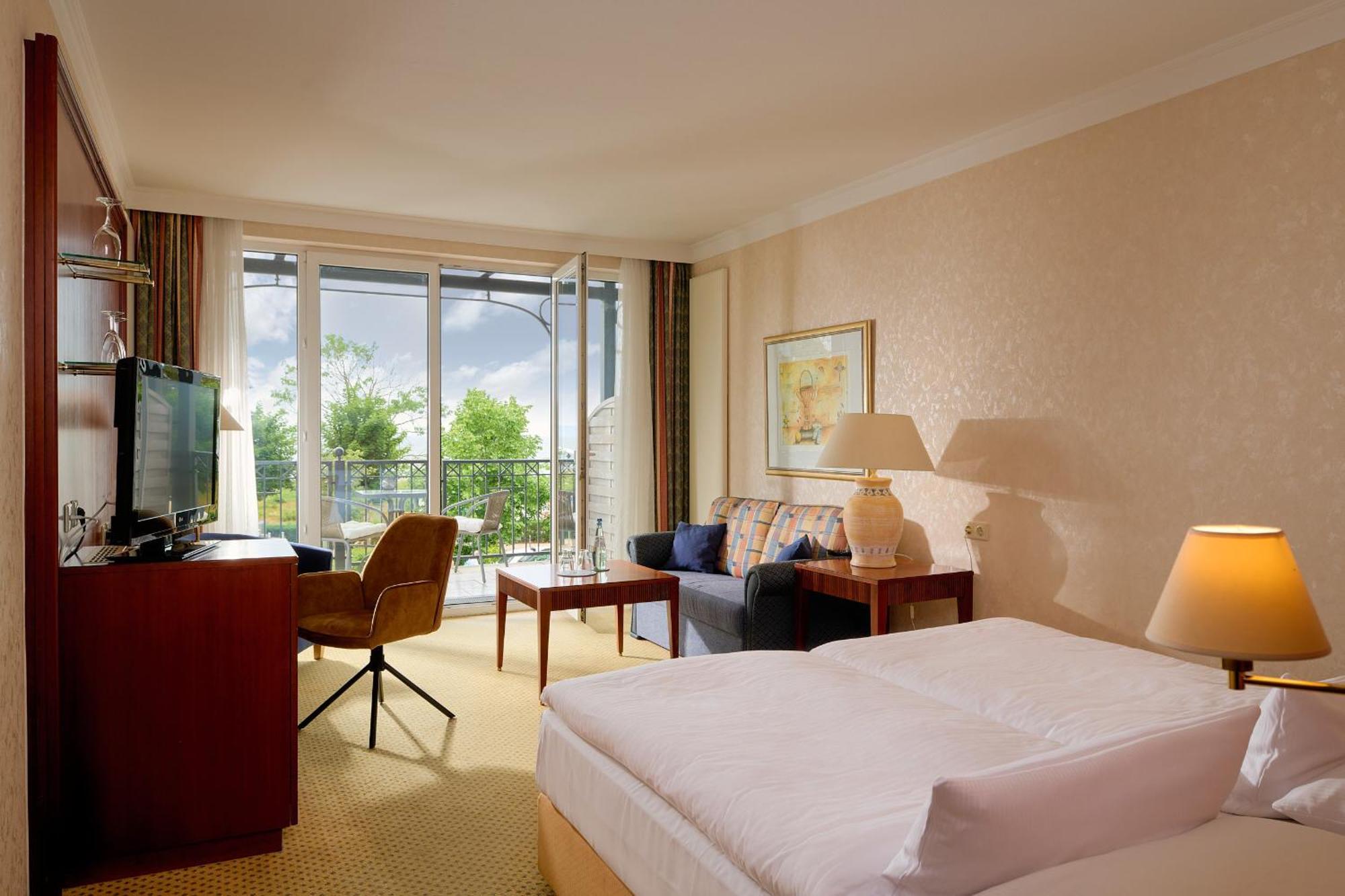 Grand Hotel Binz Extérieur photo A room at the InterContinental Wien