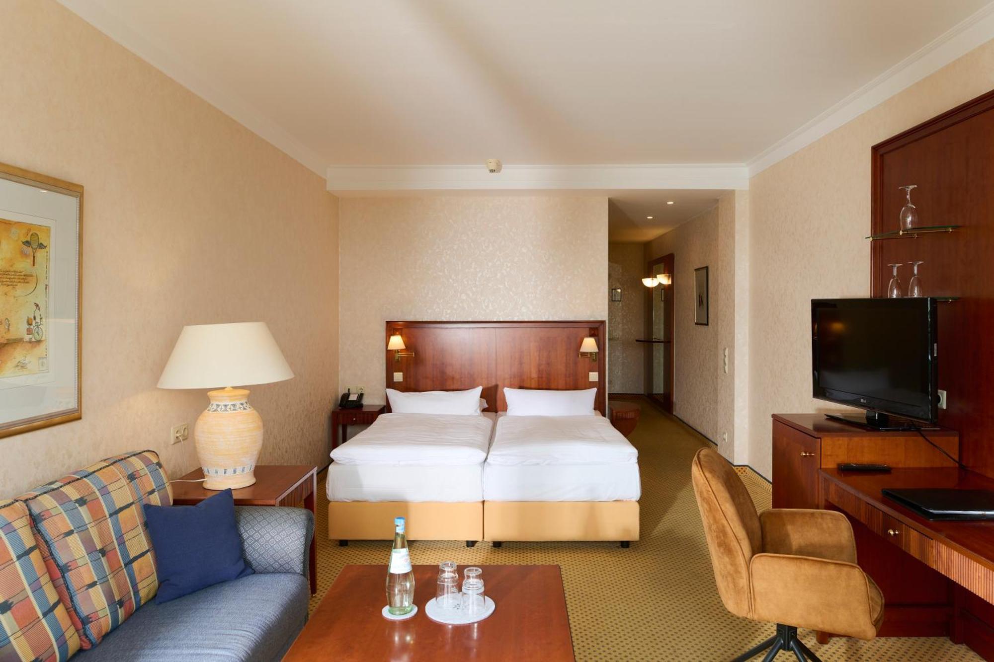 Grand Hotel Binz Extérieur photo A typical hotel room