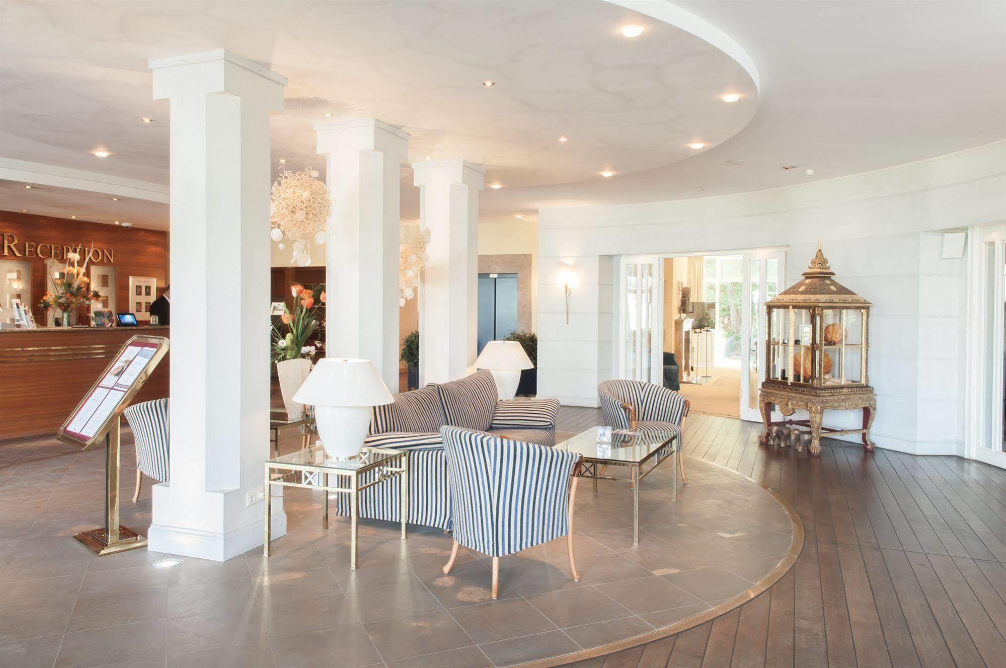 Grand Hotel Binz Extérieur photo The lobby of the hotel