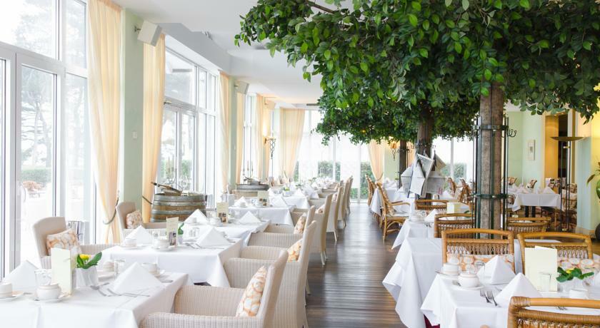 Grand Hotel Binz Extérieur photo Restaurant
